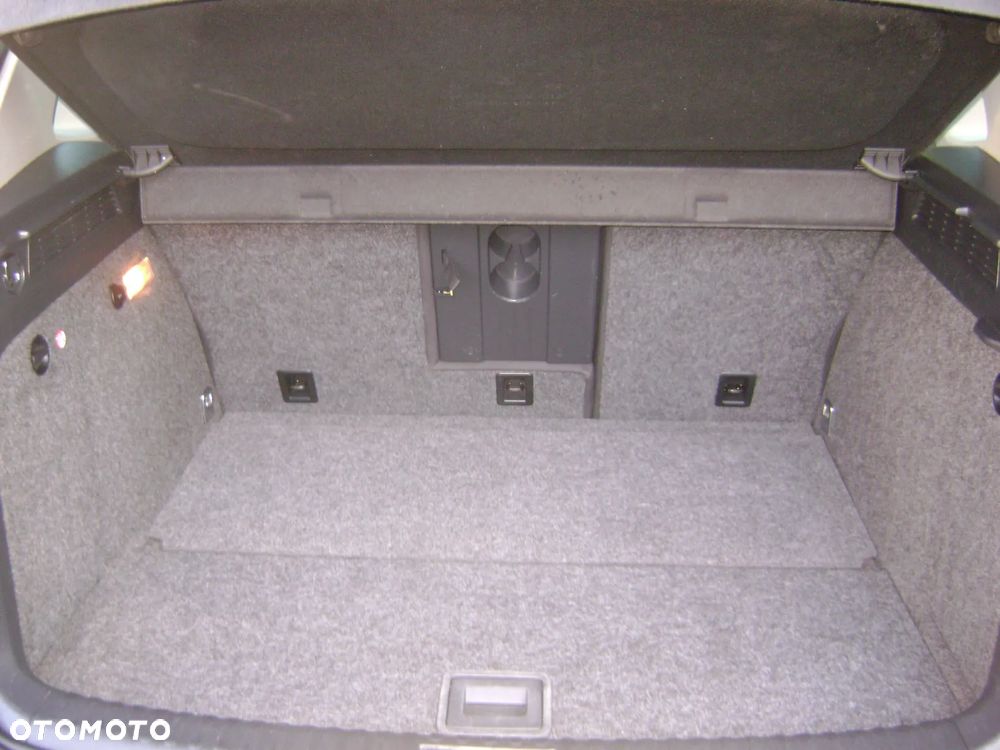 Volkswagen Tiguan - 10