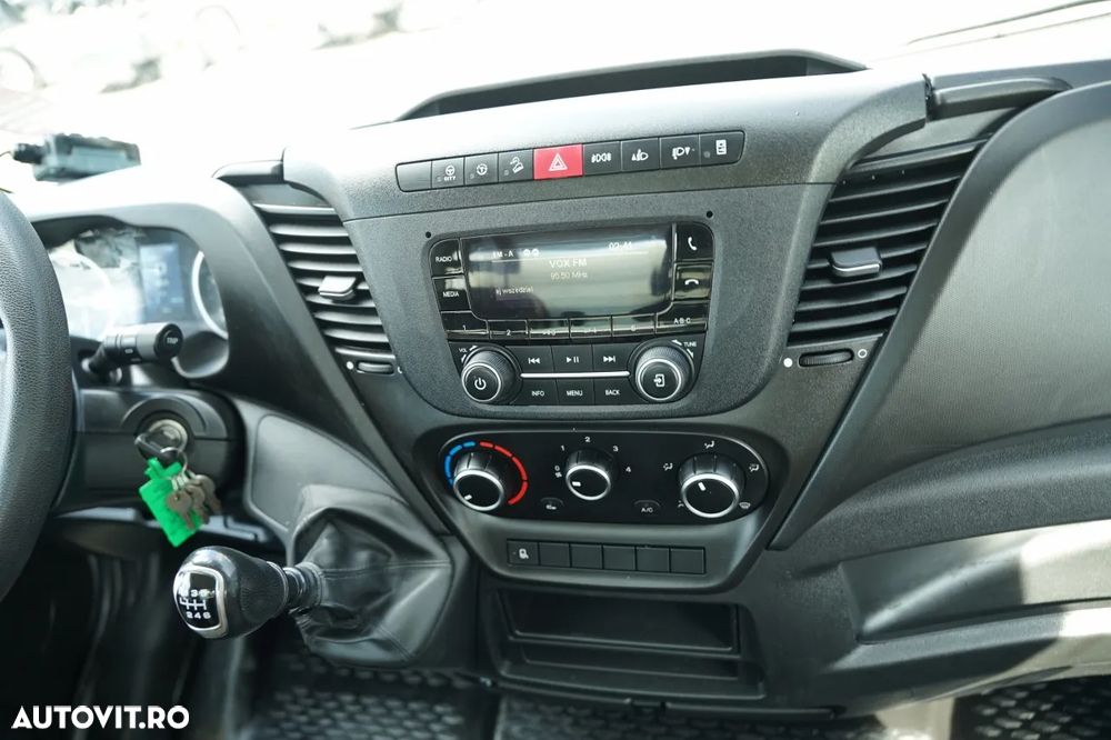 Iveco DAILY 35-160 / BASCULABILĂ - 3,3 M / ROȚI SPATE DUBLE / MANUALĂ / IMPORT - 33
