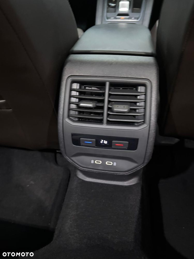 Seat Leon 2.0 TDI DPF DSG Xcellence - 34