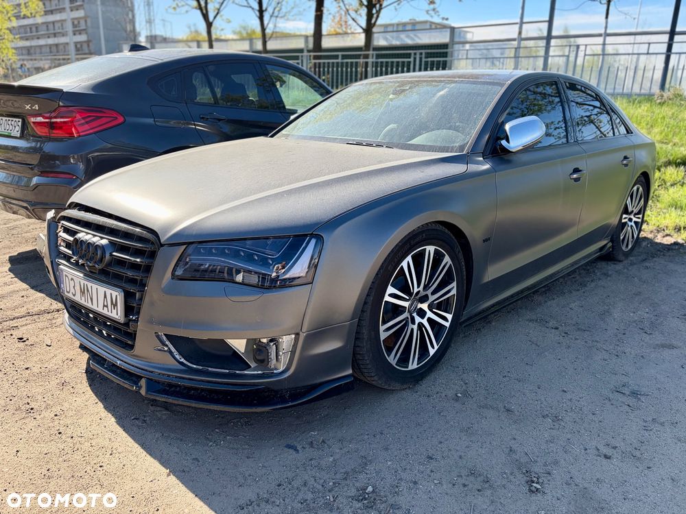 Audi S8 - 2