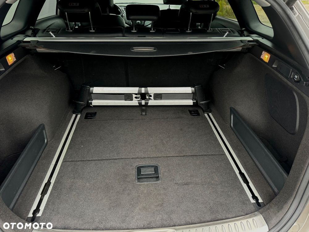 Hyundai i40 Kombi 1.7 CRDi DCT Premium - 23