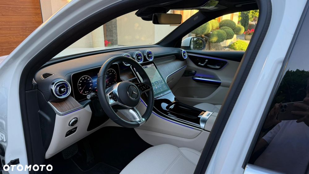 Mercedes-Benz GLC 300 4Matic 9G-TRONIC Avantgarde Advanced - 17