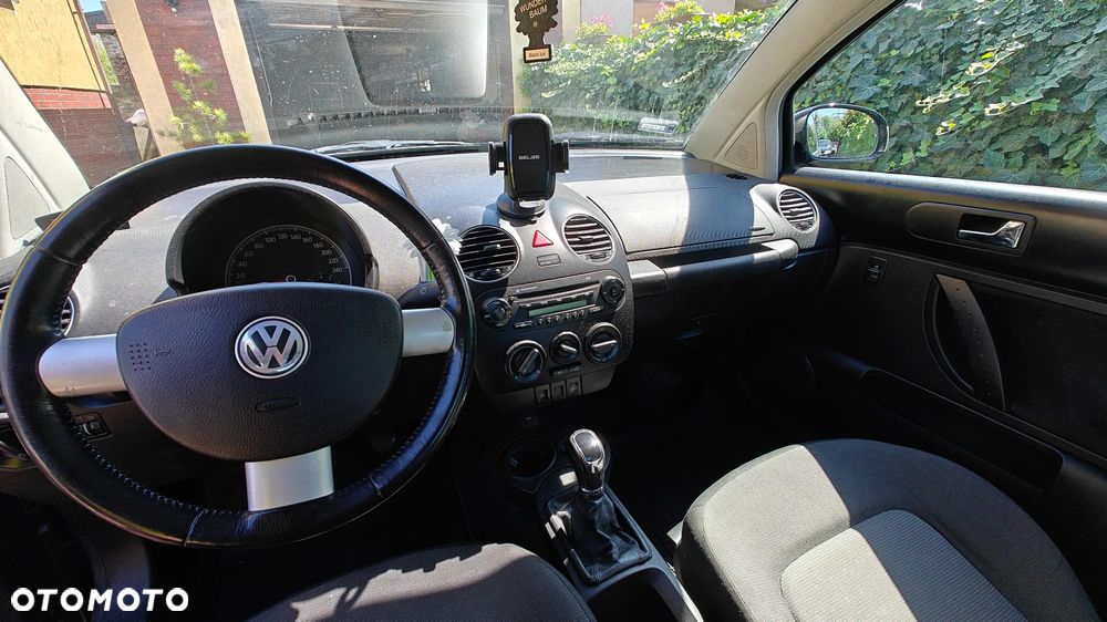 Volkswagen New Beetle - 16