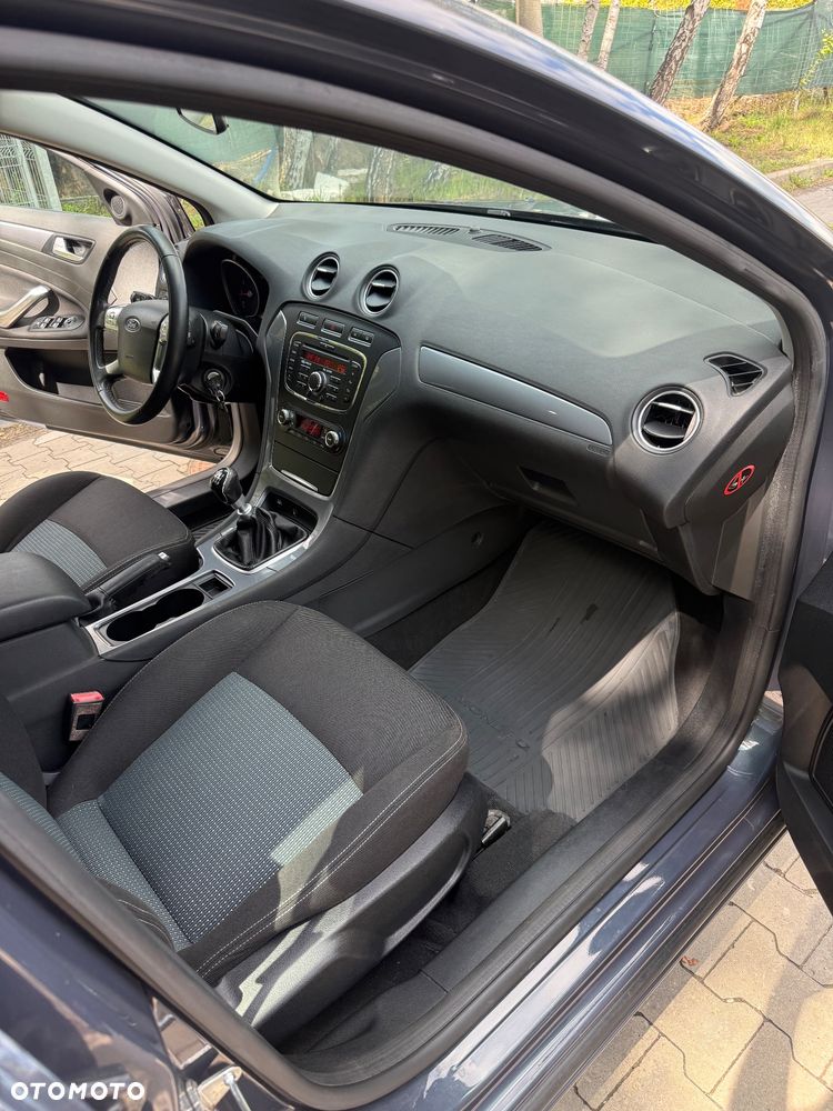 Ford Mondeo 1.6 T Ambiente - 15
