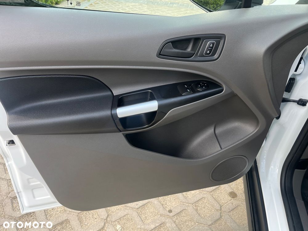 Ford Transit Connect - 8