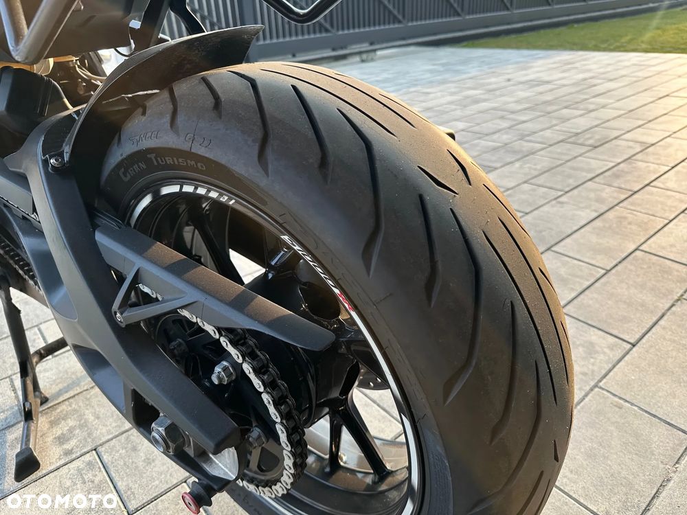 BMW XR - 9