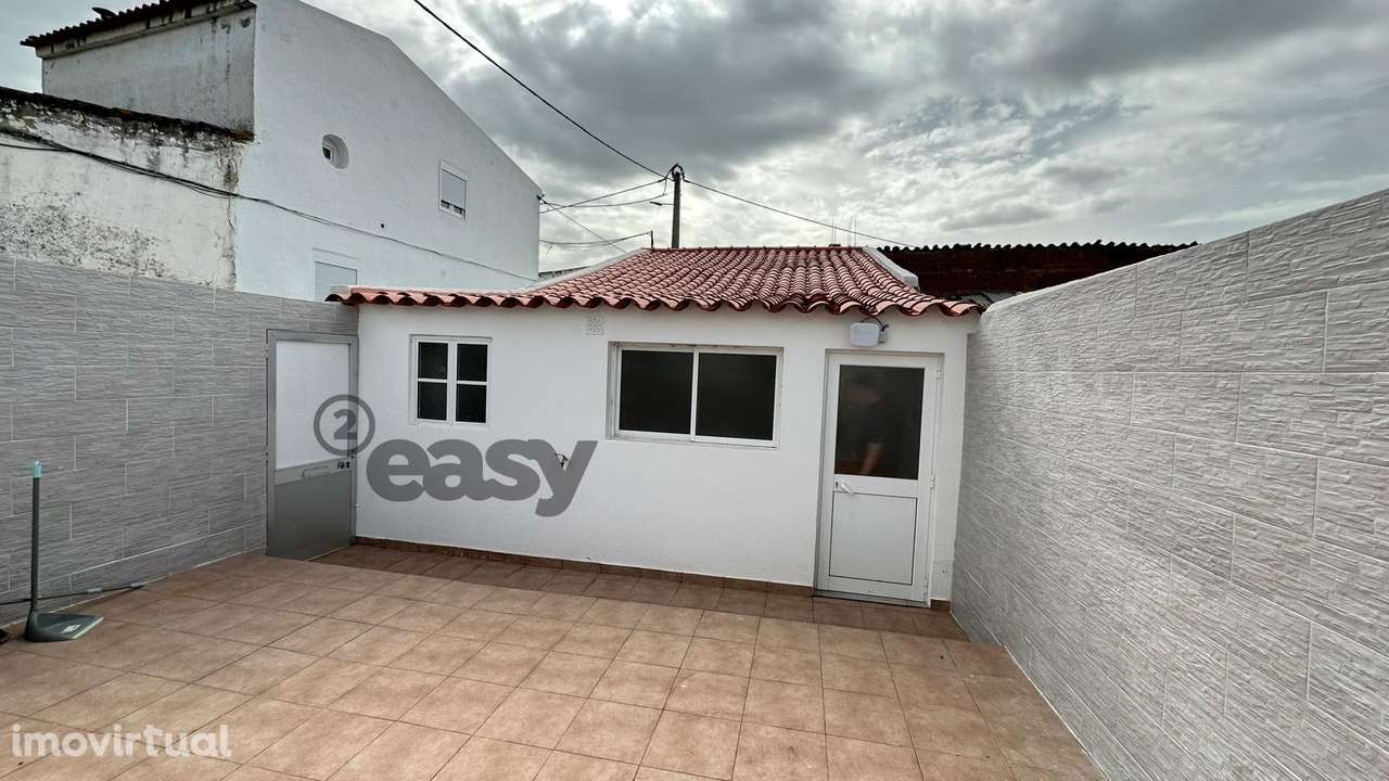 Moradia T2 Remodelada a estrear em Selmes - Grande imagem: 2/14