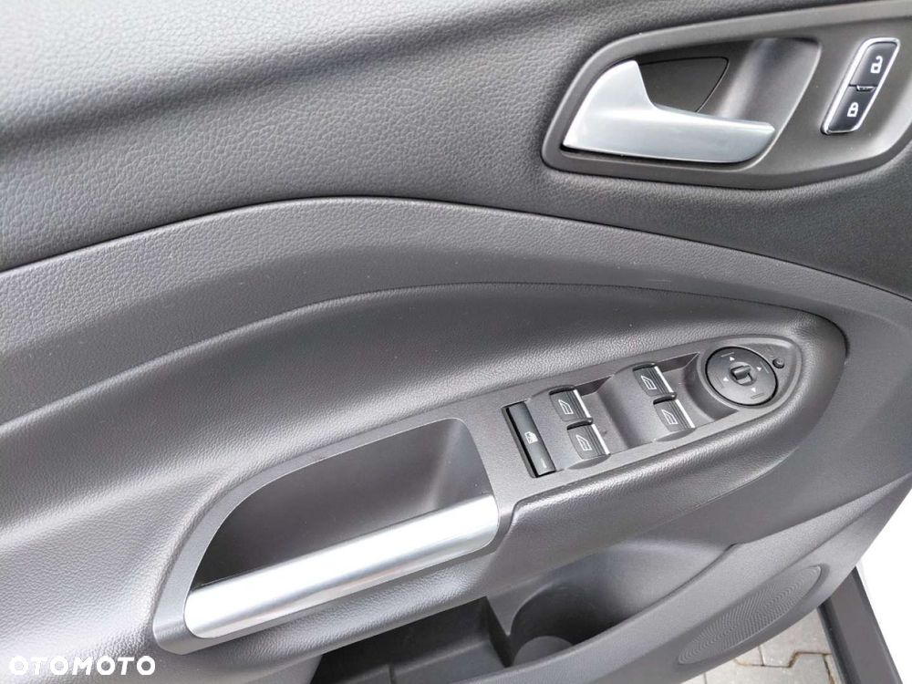 Ford Kuga - 10