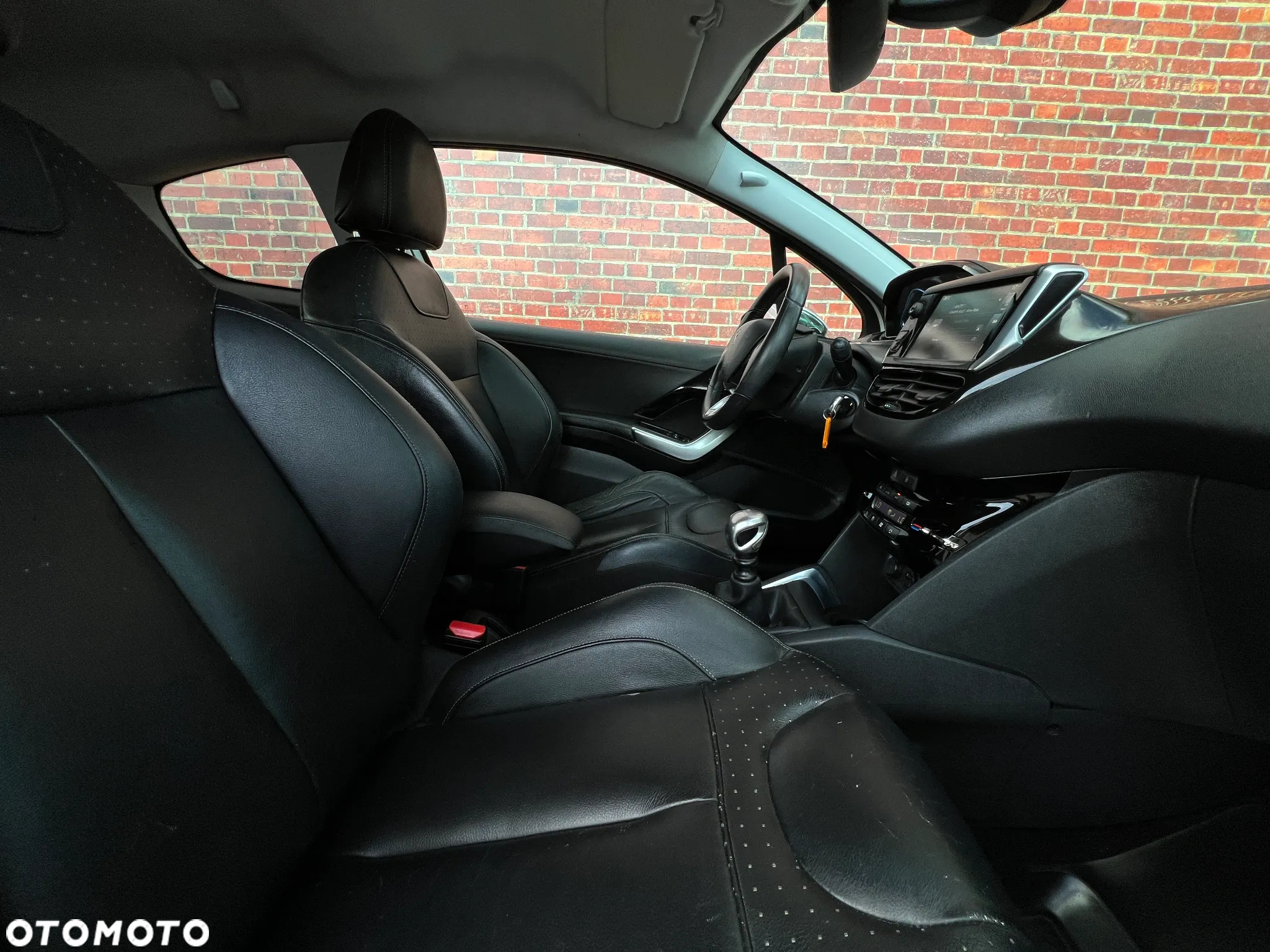 Peugeot 208 1.6 THP Allure - 11