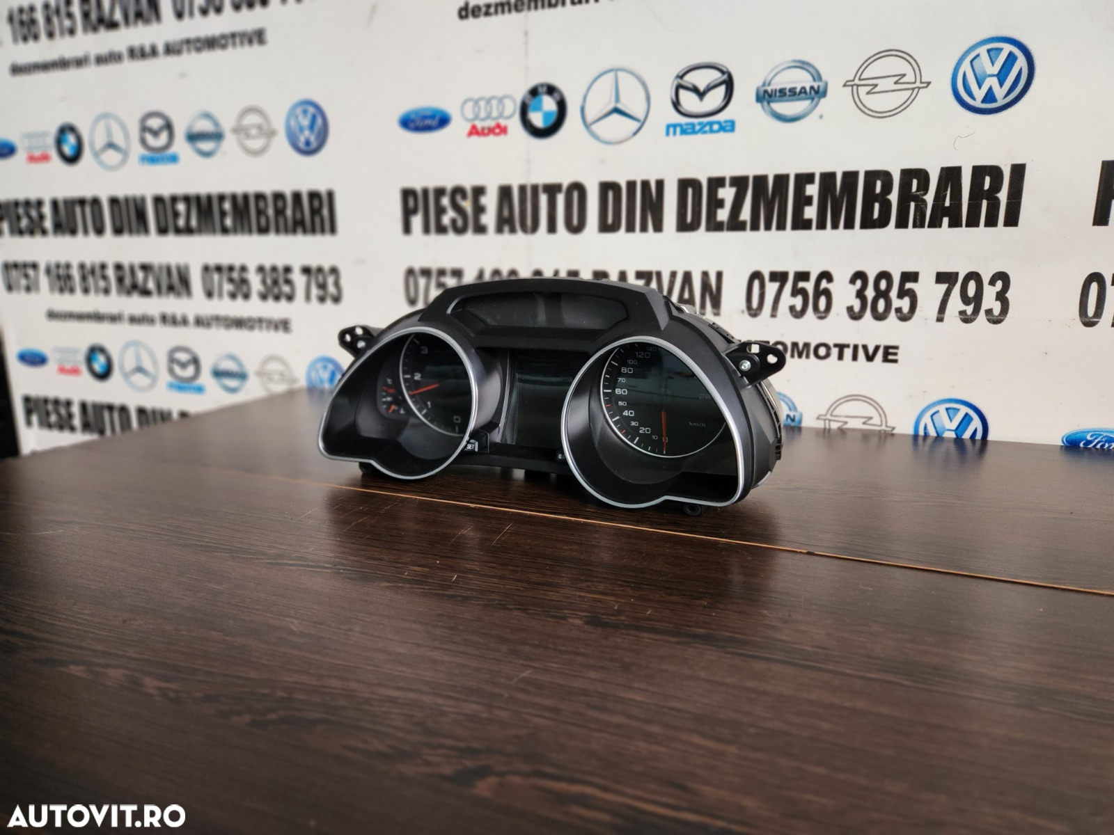 Ceasuri Bord Volan Stanga Audi A4 B8 A5 8T Cod 8T0920931M Cutie Automata Dezmembrez Audi A5 8T 2.7 Tdi Euro 5 Motor CGKA Cutie Automata MMW Bixenon Volan Stanga - Dezmembrari Arad - 4