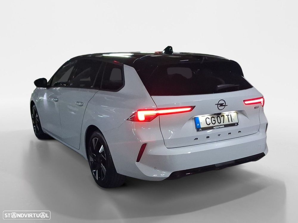 Opel Astra Sports Tourer - 3