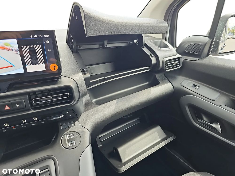 Opel COMBO 5-miescowy automat - 28