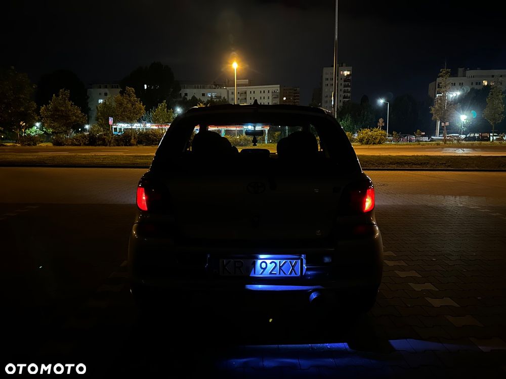 Toyota Yaris - 31