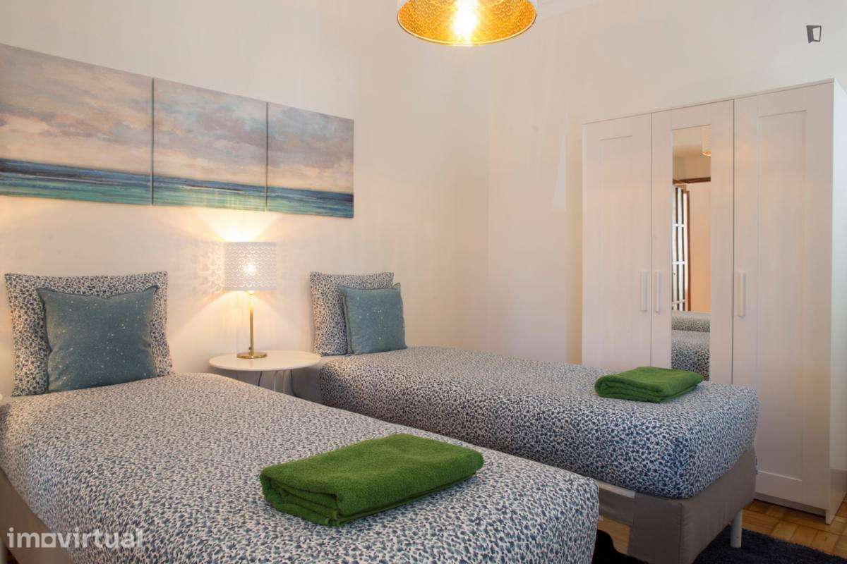 Quarto - localizado em Matosinhos Porto - Grande imagem: 4/23