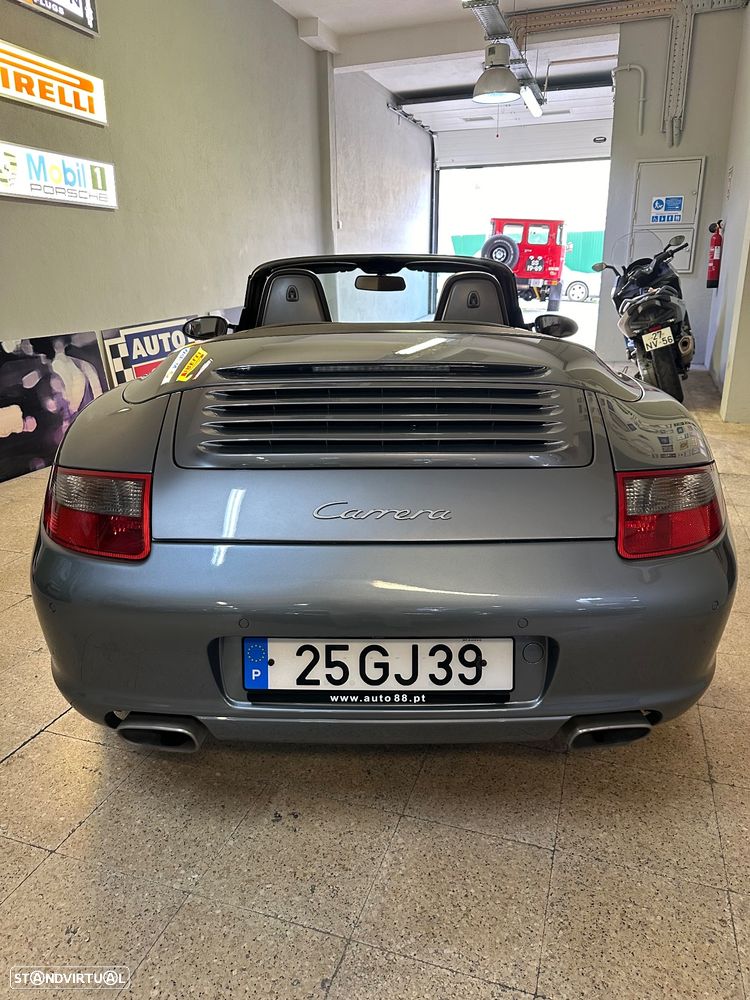 Porsche 911 Série F - 21