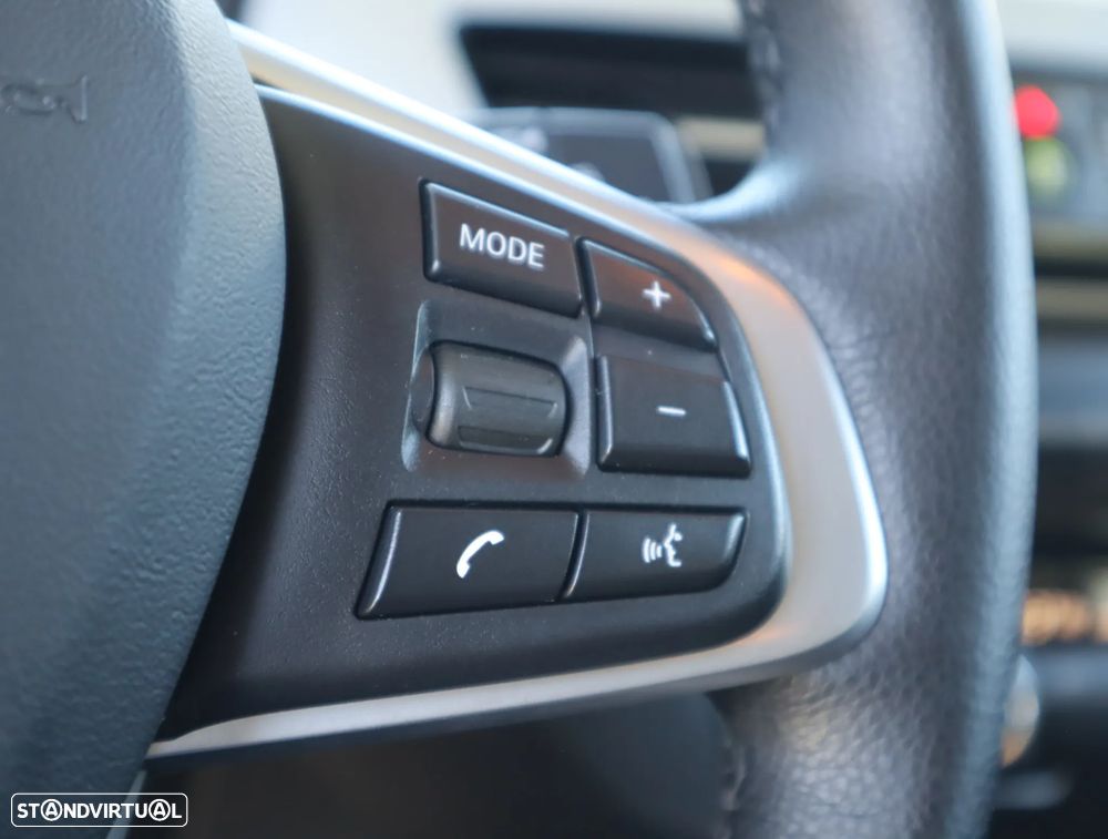 BMW X1 16 d sDrive Auto - 33