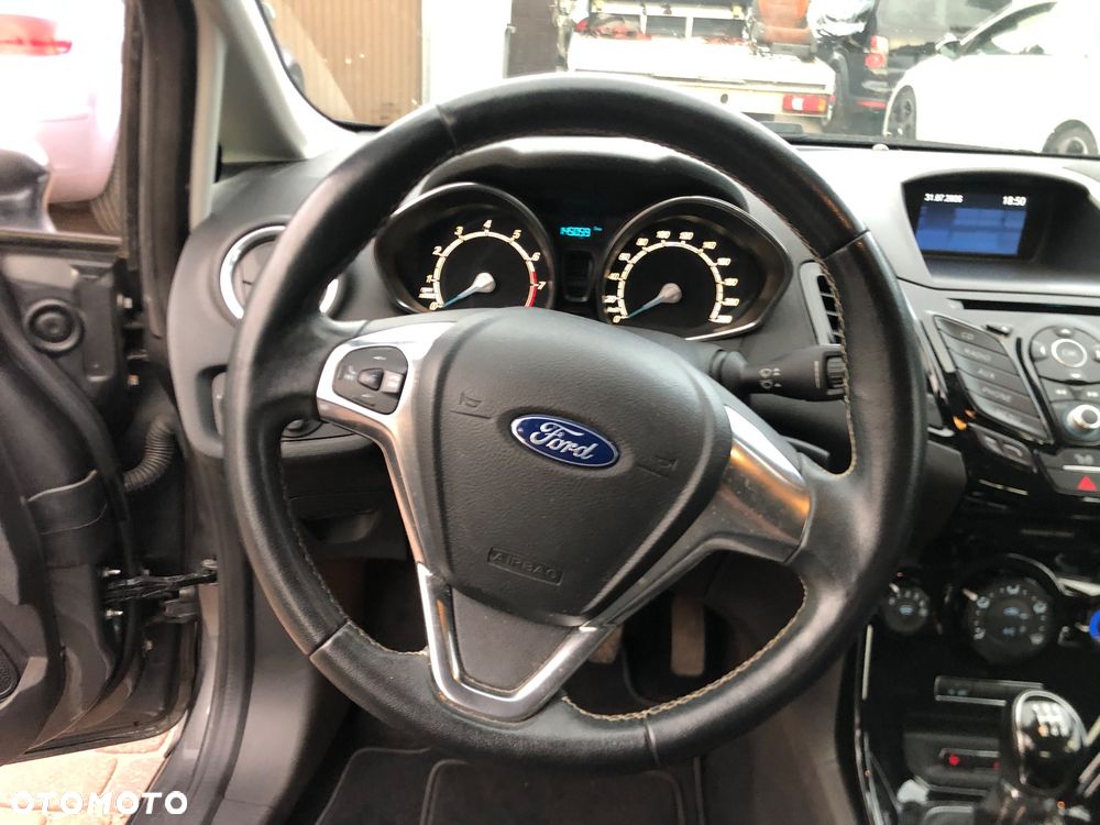 Ford Fiesta 1.0 EcoBoost S&S TITANIUM - 8