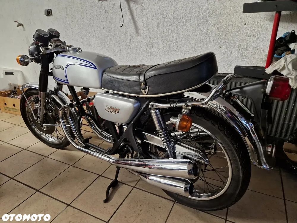 Honda CB - 22