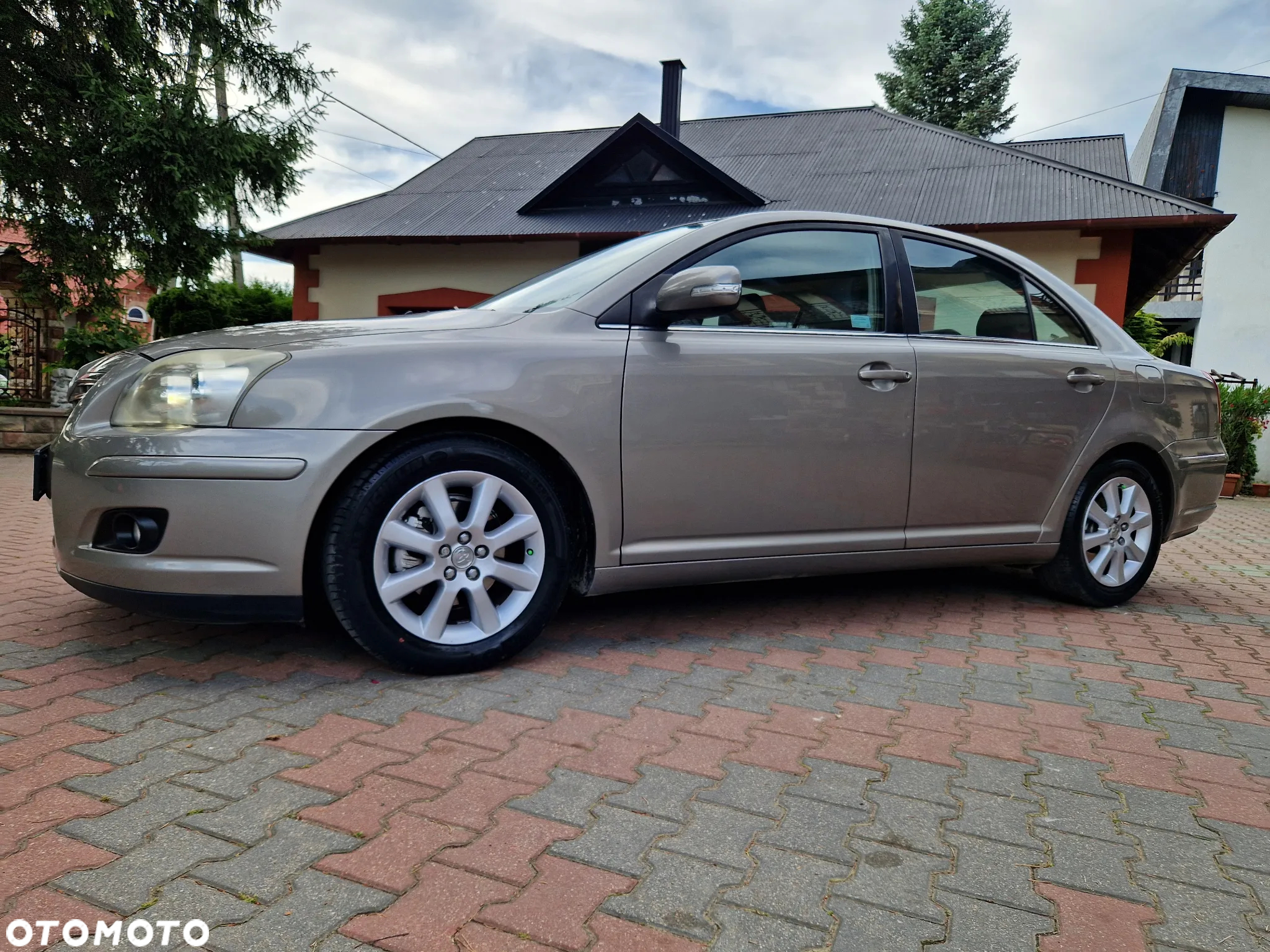 Toyota Avensis 1.8 VVT-i Sol - 3