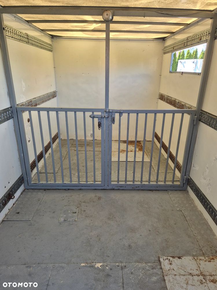 Mercedes-Benz Sprinter - 10