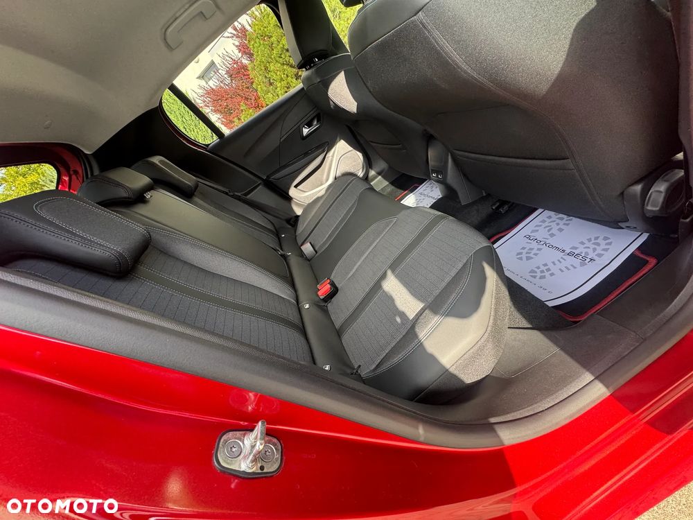 Peugeot 208 1.2 PureTech GT Pack S&S - 4