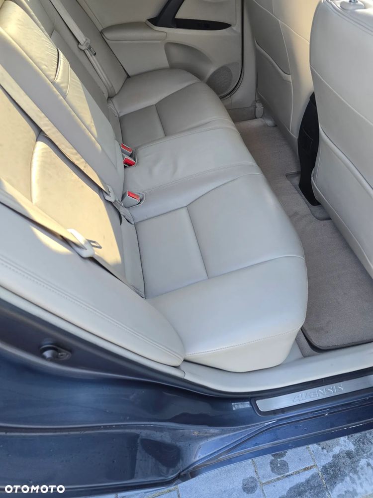Toyota Avensis 2.2 D-4D Prestige NAVI - 10