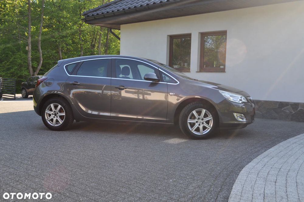 Opel Astra 1.4 Turbo Cosmo - 4