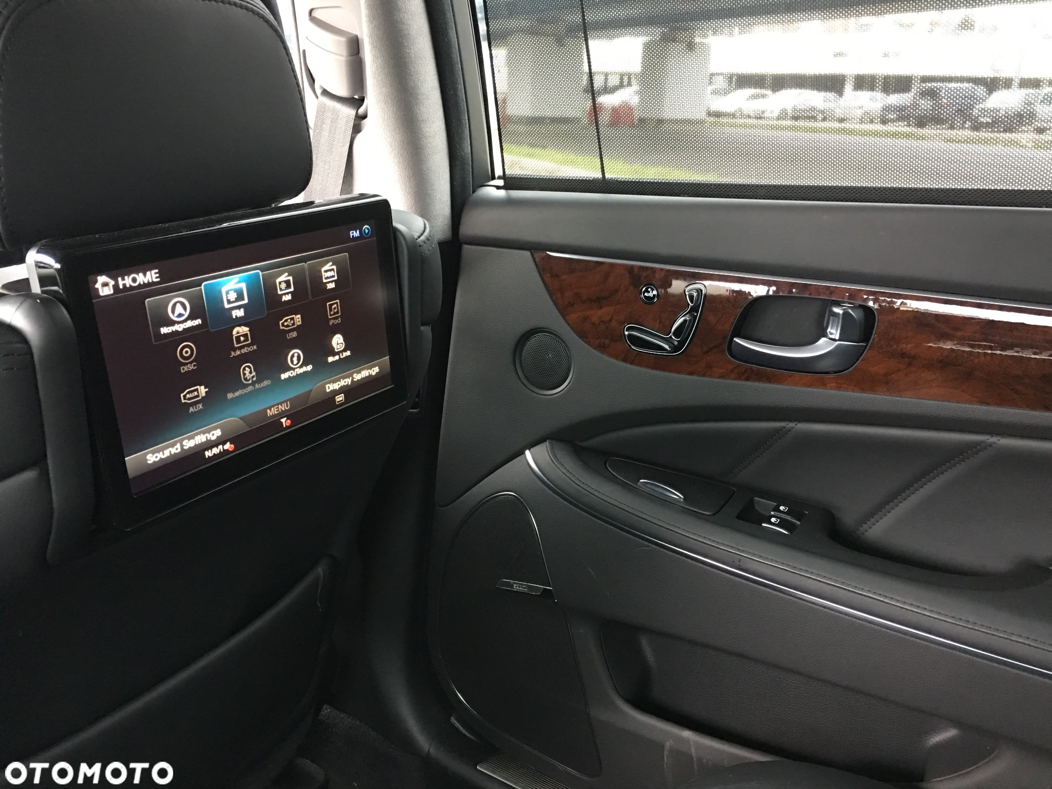Hyundai Equus - 25