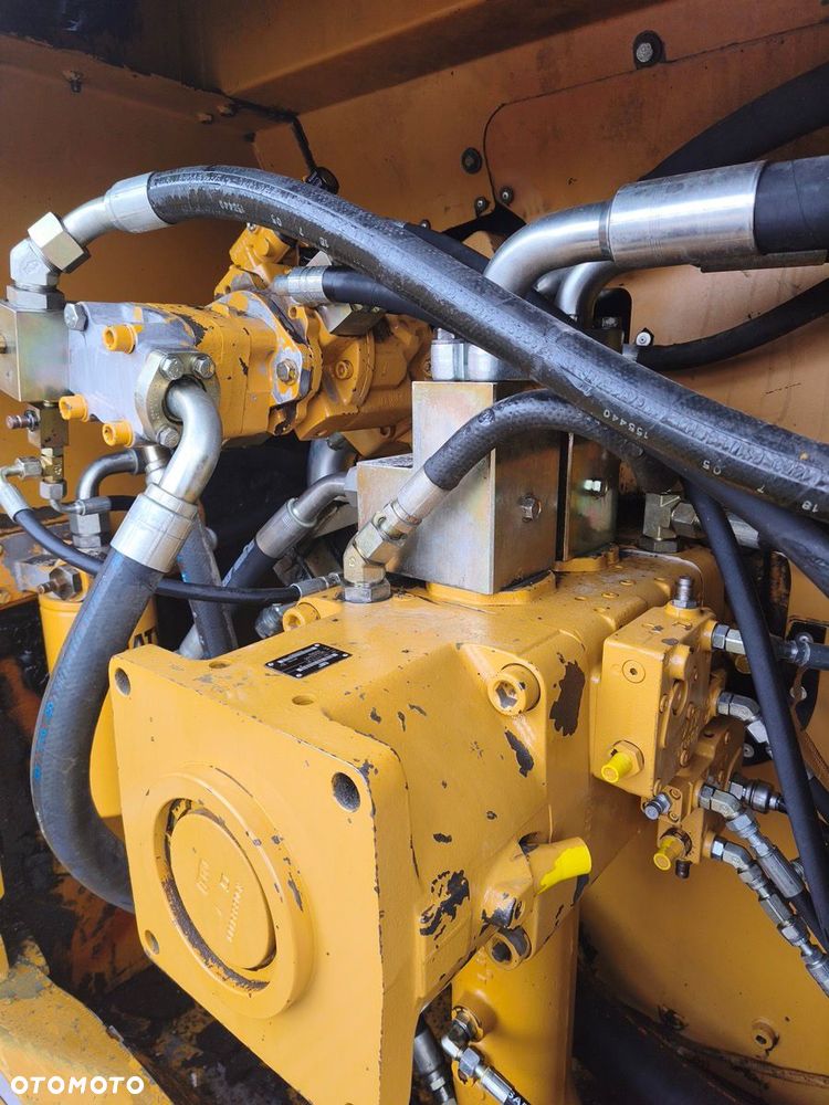 Caterpillar 365C - 8