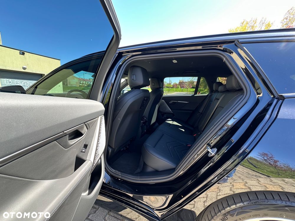 BMW Seria 5 520d xDrive - 23