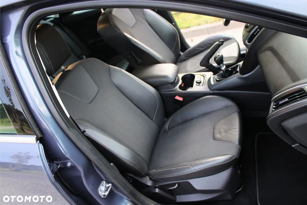 Ford Focus 1.6 TDCi Ambiente - 19