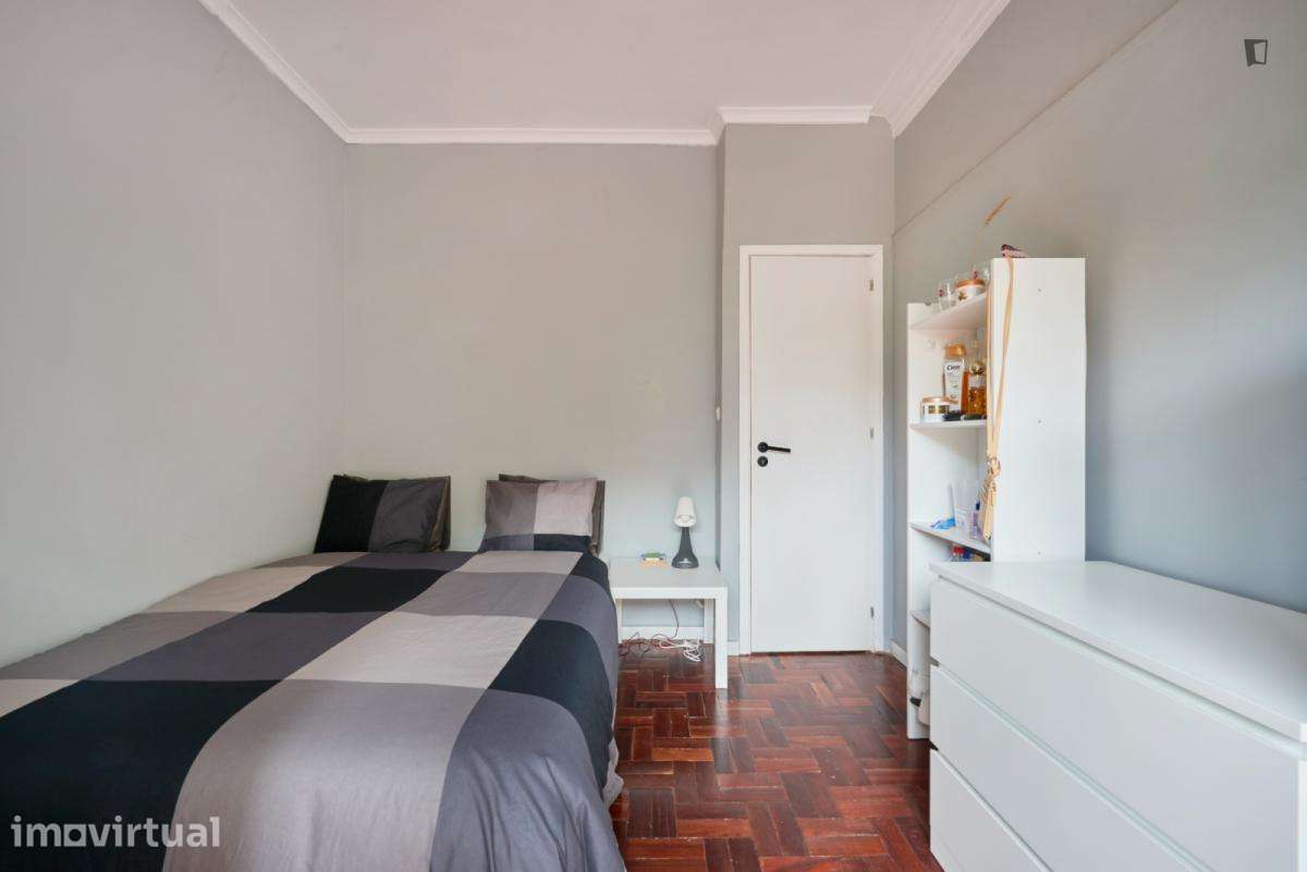 Quarto - localizado em Entrecampos Lisbon - Grande imagem: 5/31