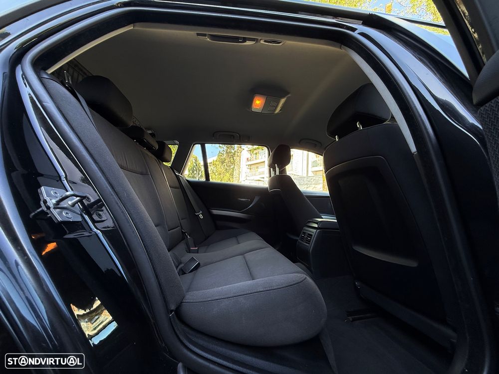 BMW 318 d LifeStyle - 8