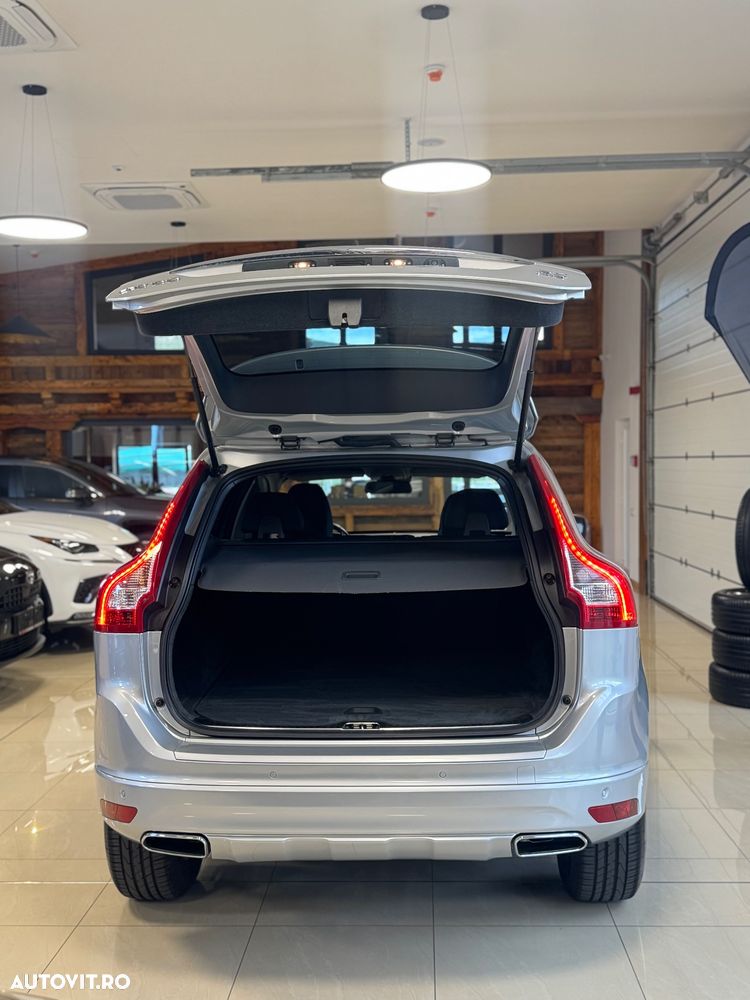 Volvo XC 60 D4 AWD Geartronic Momentum - 40