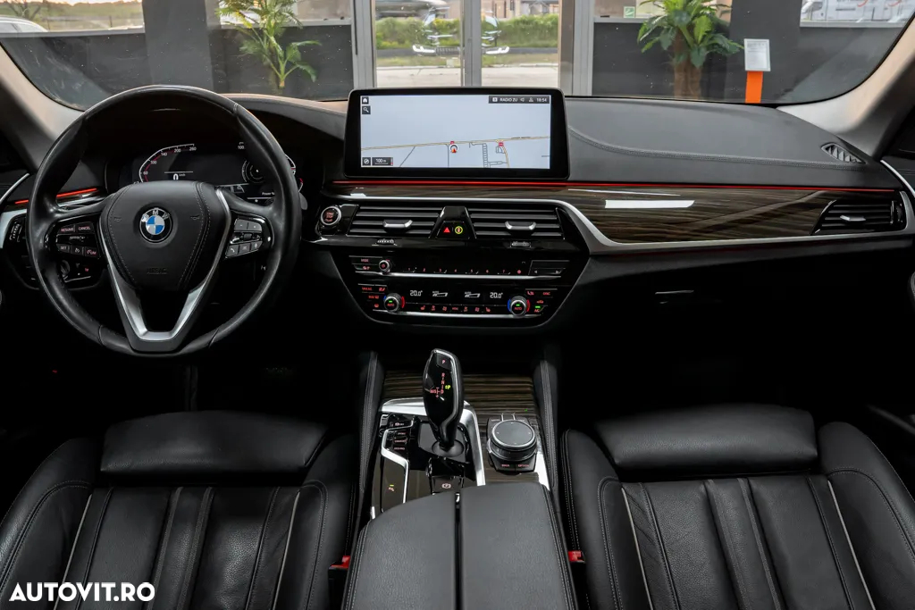 BMW Seria 5 520i Touring Aut. Luxury Line - 8