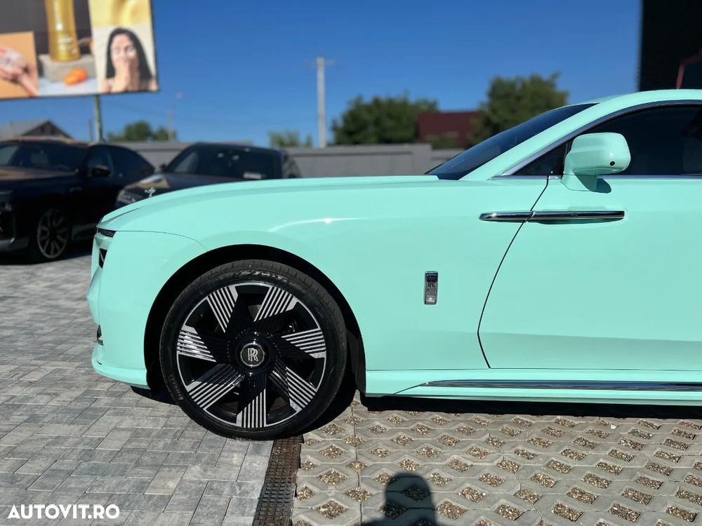 Rolls-Royce Spectre - 14