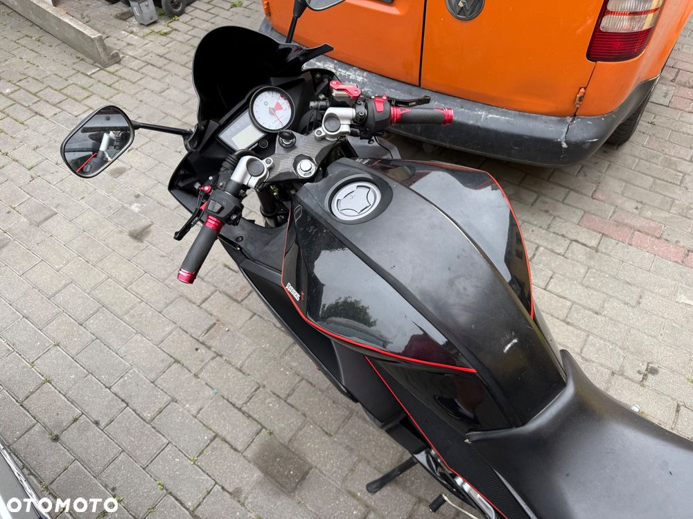 Yamaha YZF - 6