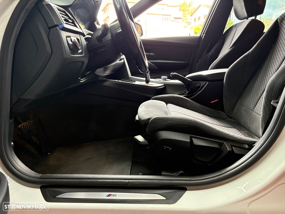 BMW 320 d Auto Pack M - 34
