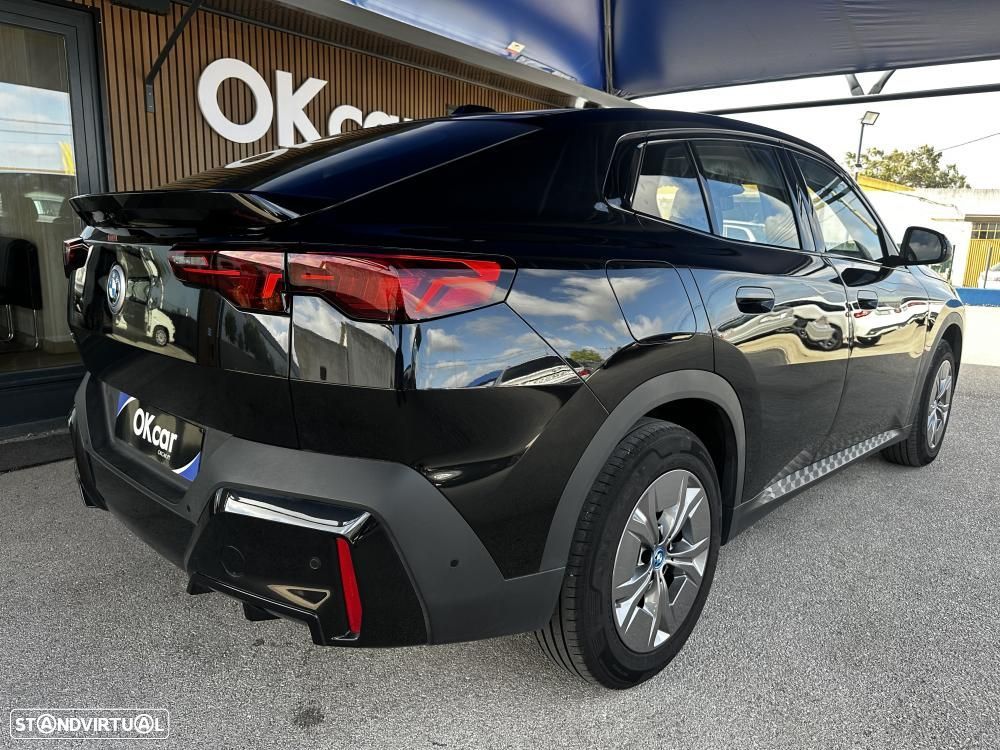 BMW iX2 eDrive20 — fotografia 9