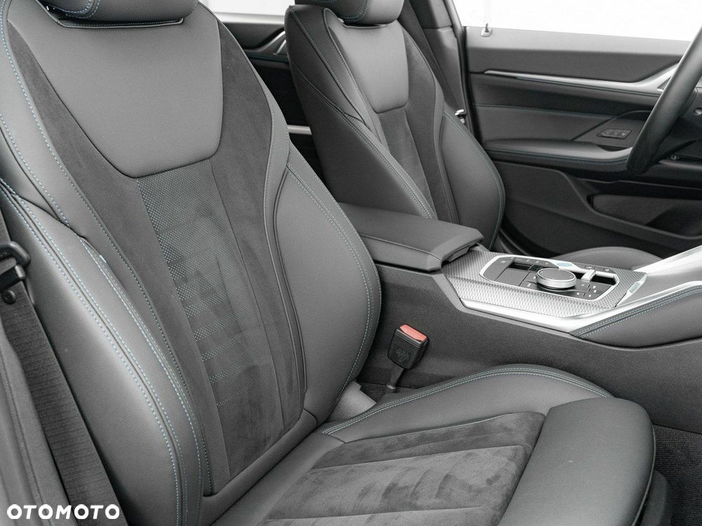 BMW i4 - 33
