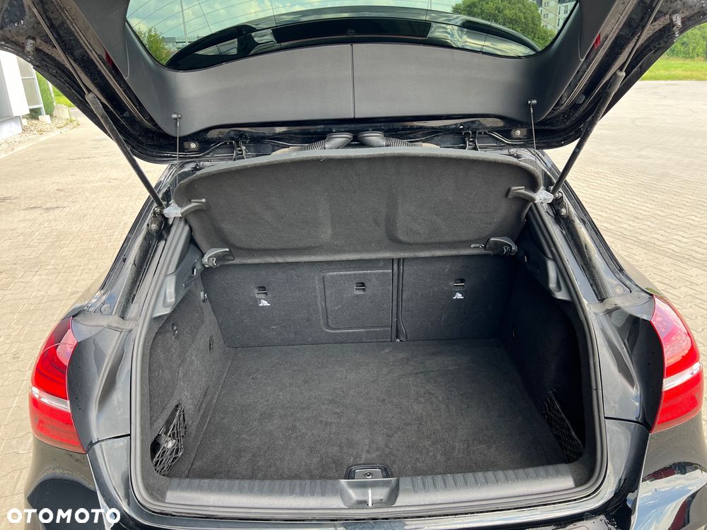 Mercedes-Benz GLA - 14