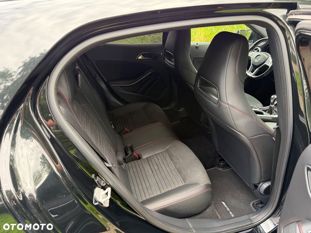 Mercedes-Benz GLA - 9