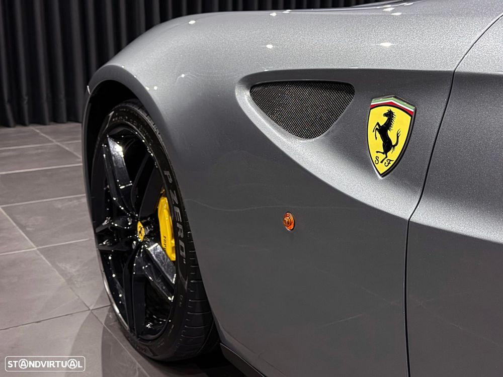 Ferrari FF - 9