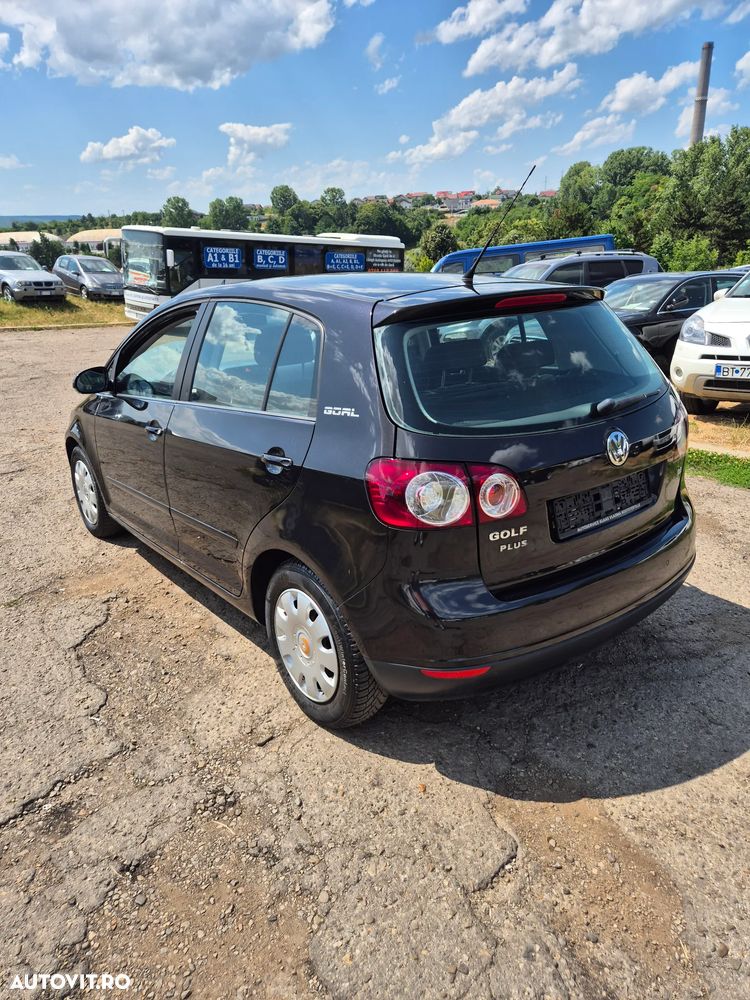 Volkswagen Golf Plus 1.6 FSI Comfortline - 5