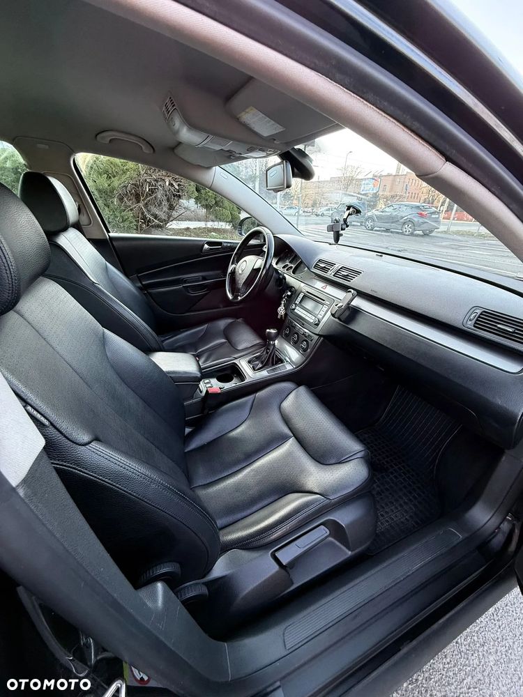 Volkswagen Passat 2.0 TDI DPF Highline - 8