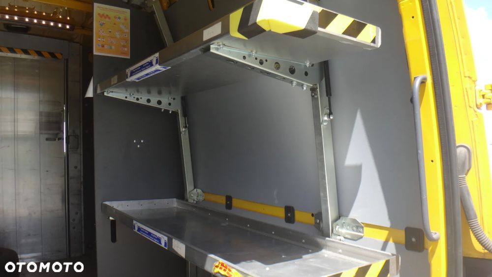 Mercedes-Benz SPRINTER - 10