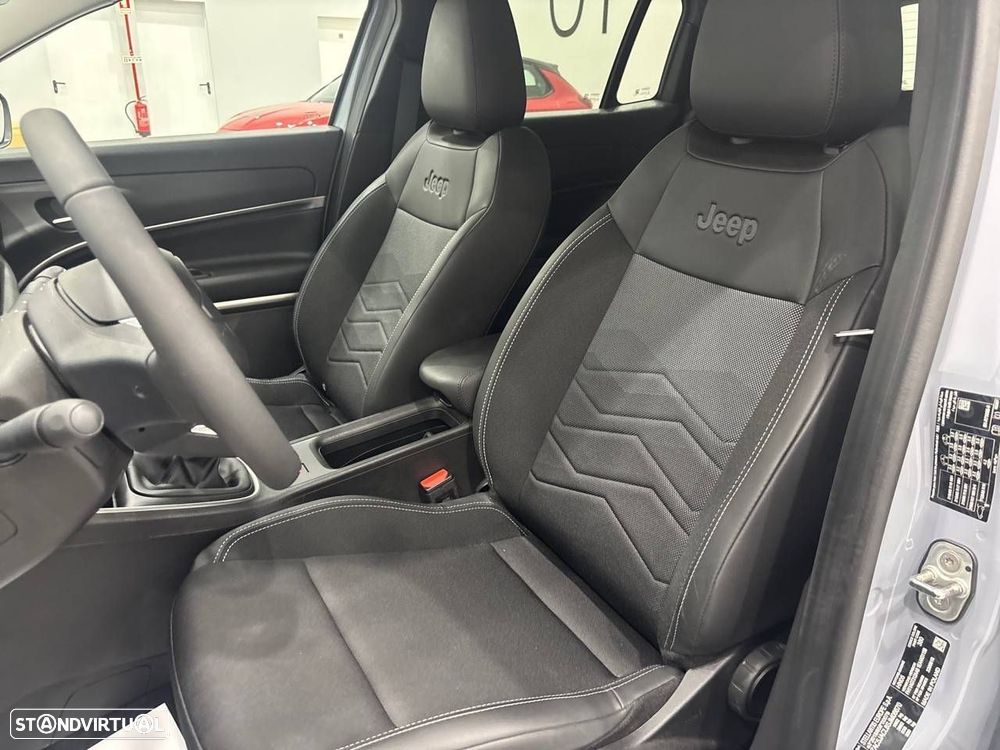Jeep Avenger 1.2 GSE T3 Summit - 9