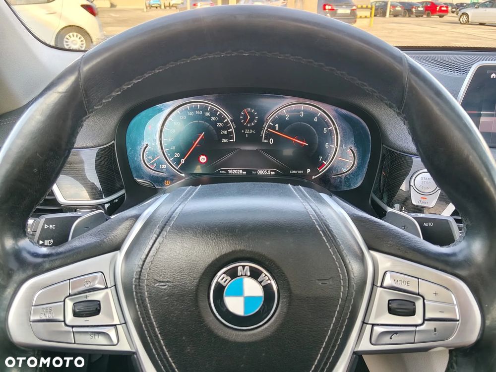 BMW Seria 7 740Li - 9