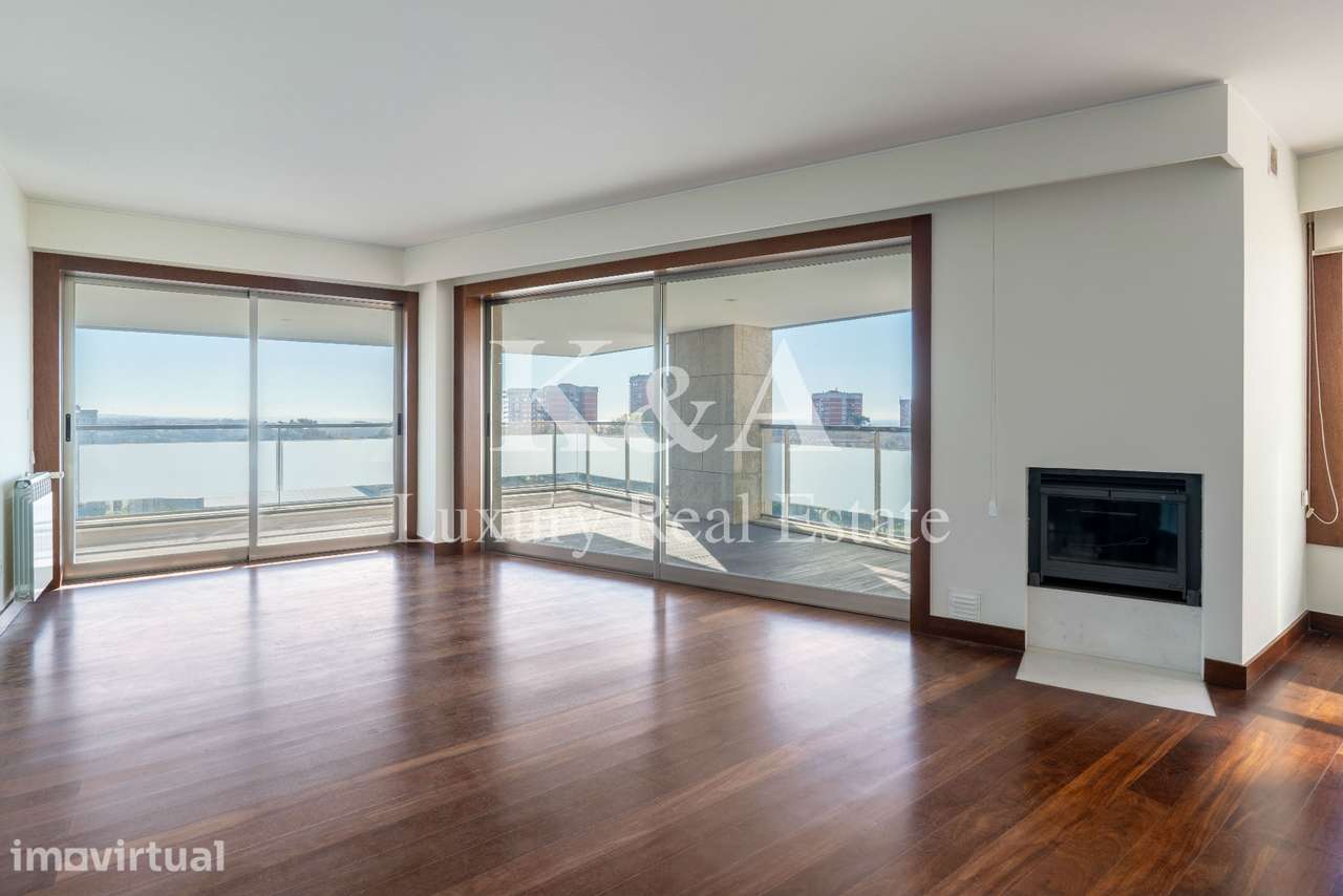 Apartamento T4  em condomínio fechado com jardim e piscina. - Grande imagem: 4/18