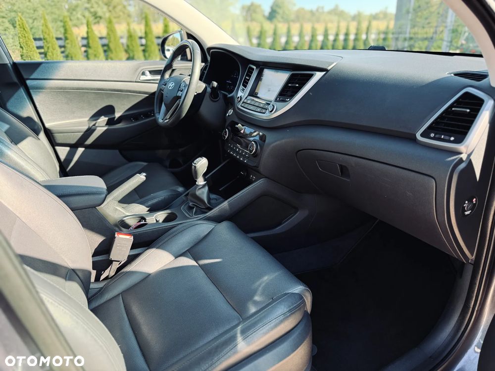 Hyundai Tucson 1.7 CRDI BlueDrive Style 2WD - 19